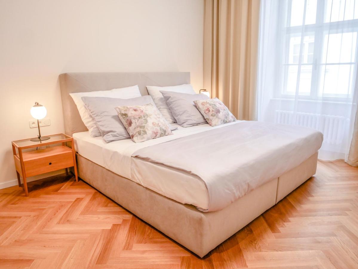 Laurinska 1 Apartments Μπρατισλάβα Εξωτερικό φωτογραφία